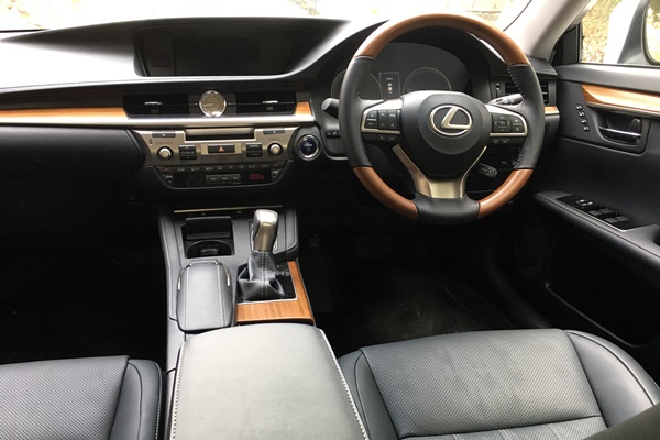 Lexus ES 300h Sports Luxury