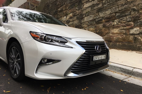 Lexus ES 300h Sports Luxury