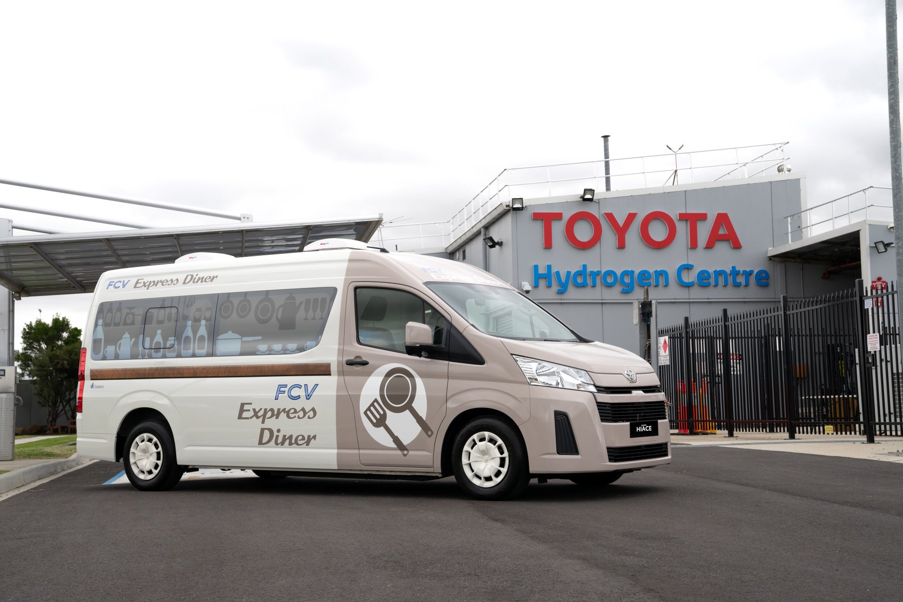 Toyota HFCEV Diner bus 