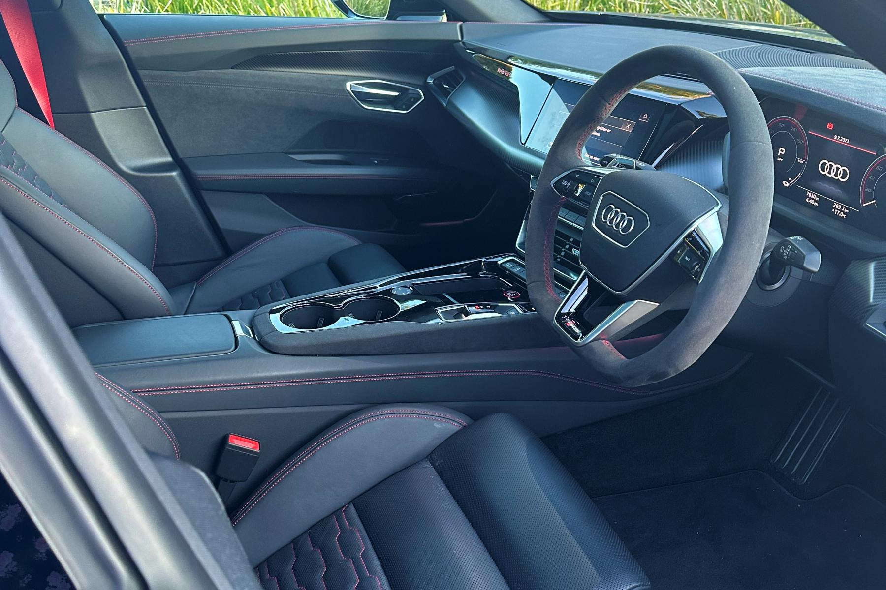 Audi RS e-tron GT front seats