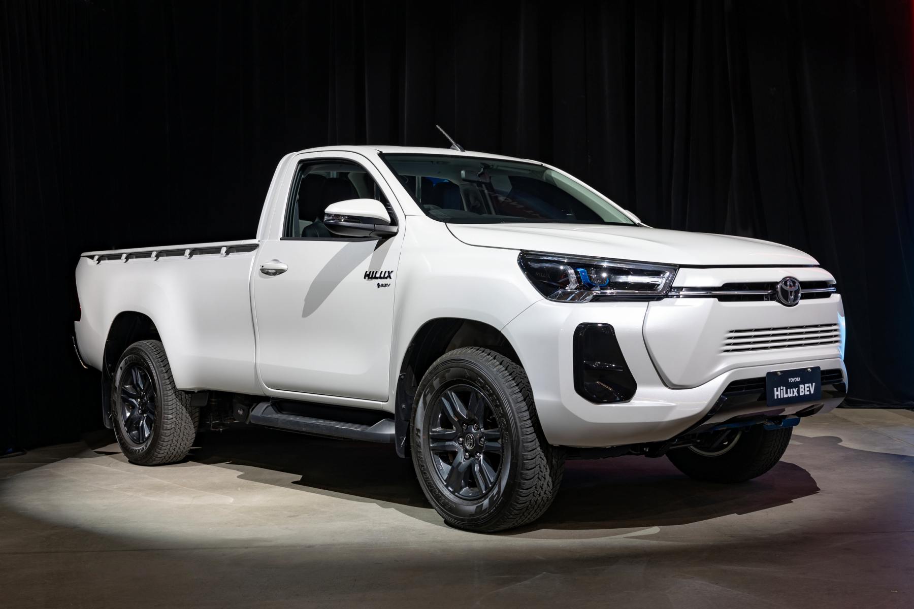 2024 Toyota HiLux Revo BEV Concept