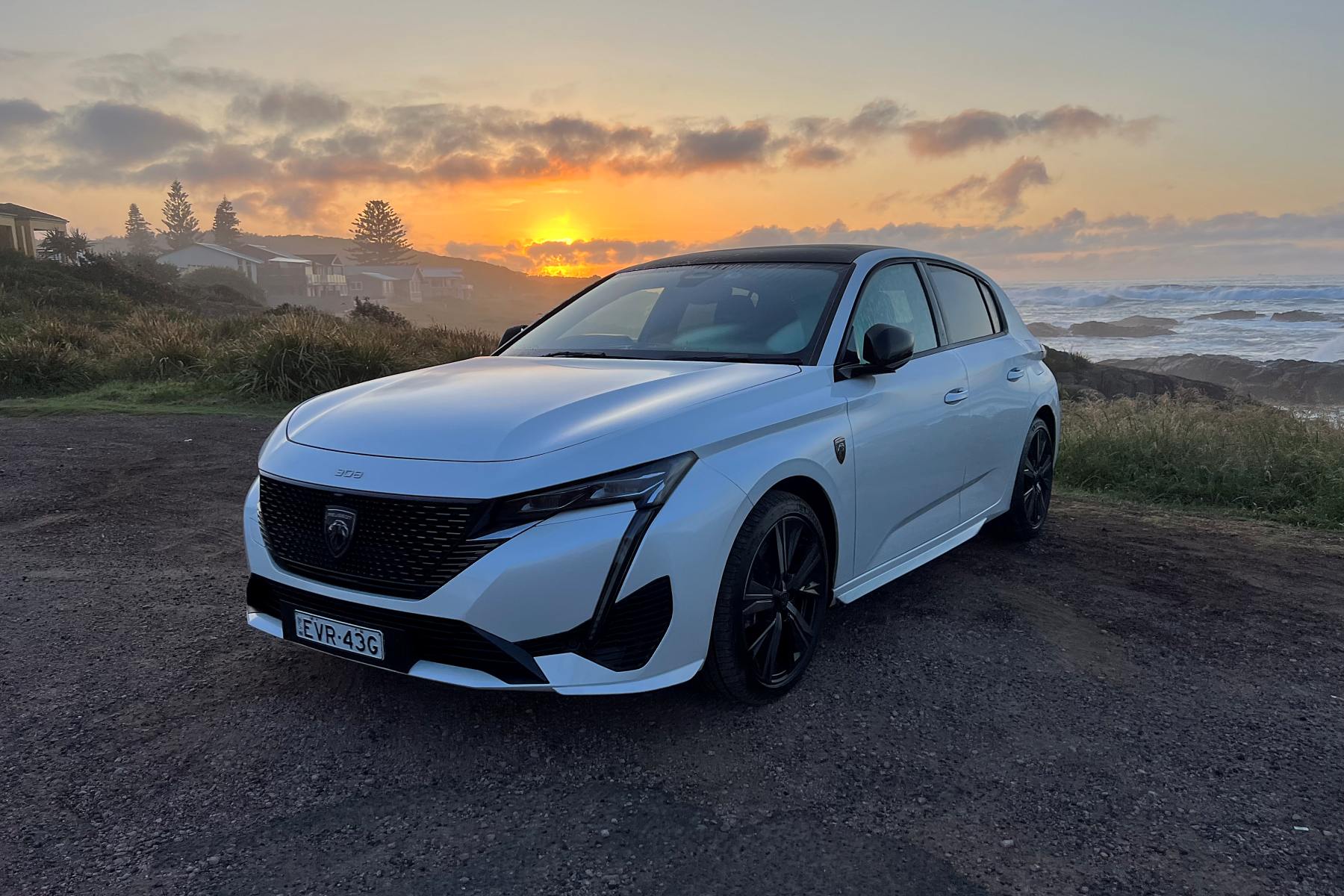 2023 Peugeot 308 GT Sport PHEV front quarter 1