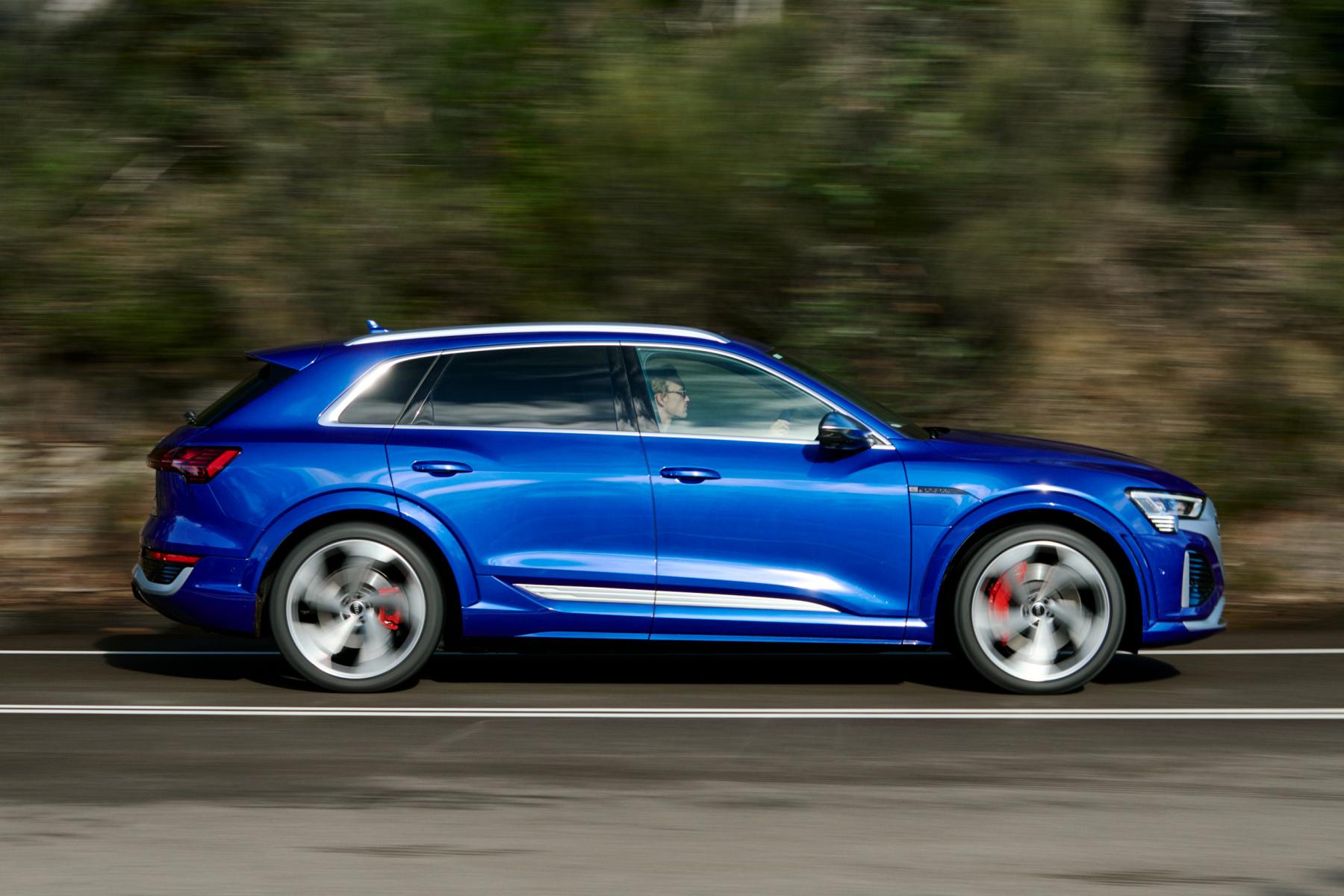 Audi SQ8 e-tron profile 1