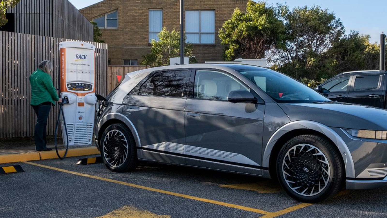 RACV charging-ev-1600x900