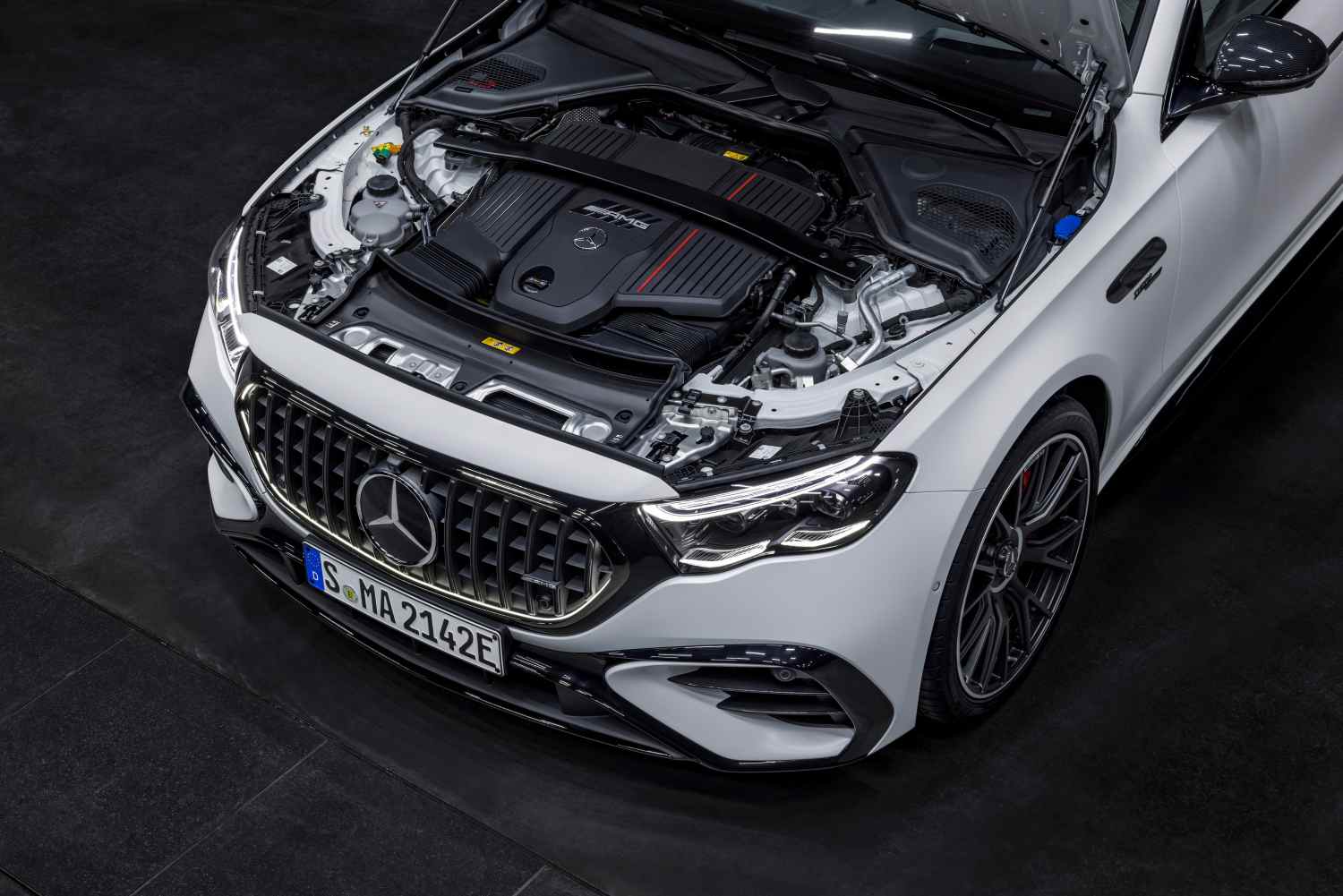 AMG E 53 HYBRID 4MATIC+ hybrid engine 1