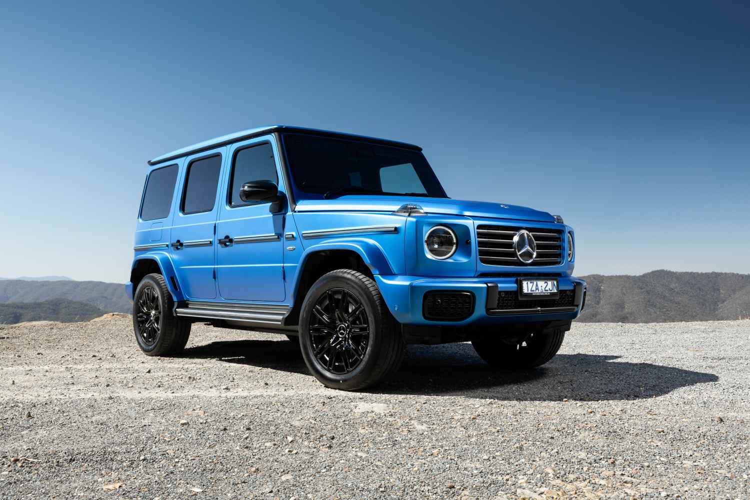 Mercedes-Benz_G580_001_HR