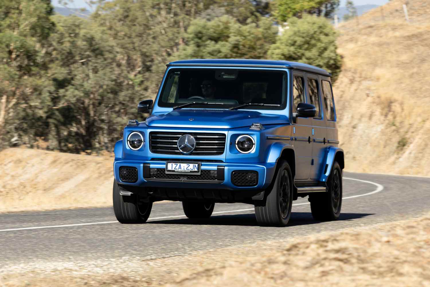 Mercedes-Benz_G580_026_HR